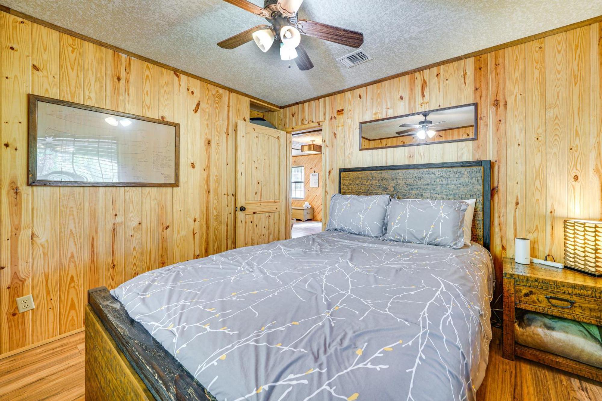 Broken Bow Cabin With Hot Tub And Game Room! Luaran gambar