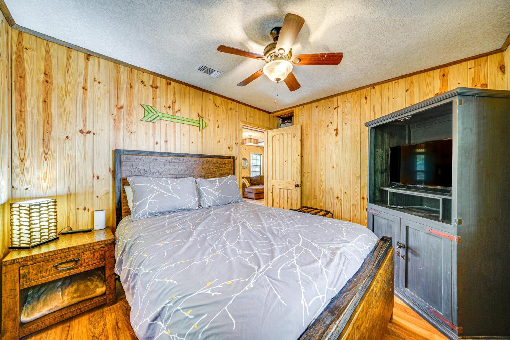 Broken Bow Cabin With Hot Tub And Game Room! Luaran gambar