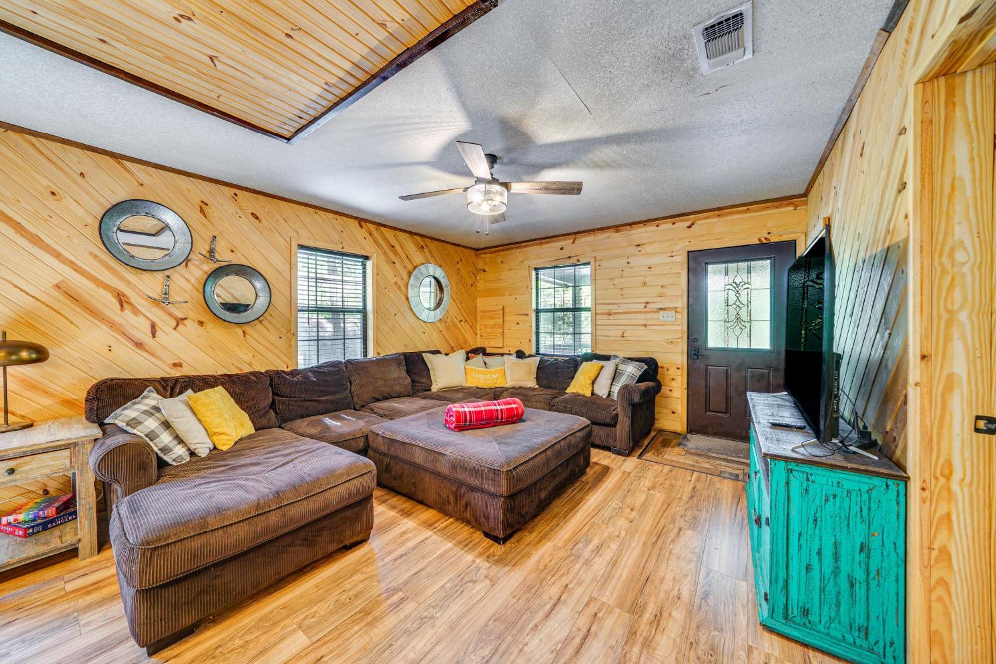 Broken Bow Cabin With Hot Tub And Game Room! Luaran gambar